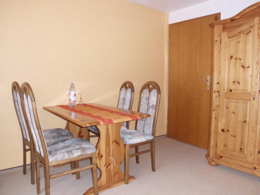 Zur Alten Fuldaschleife Guxhagen Quarto foto